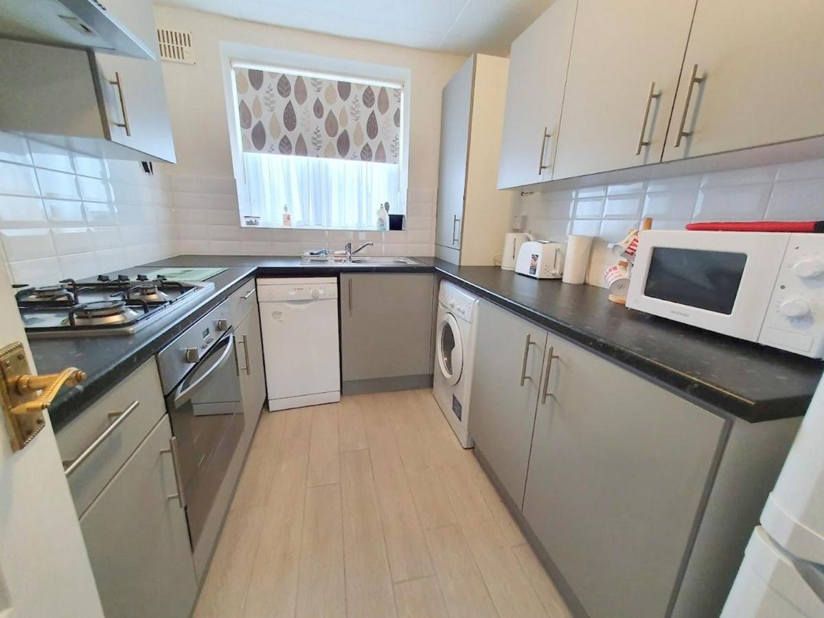 Wentworth Apartment With 2 Bedrooms, Superfast Wi-Fi And Parking Sittingbourne Kültér fotó