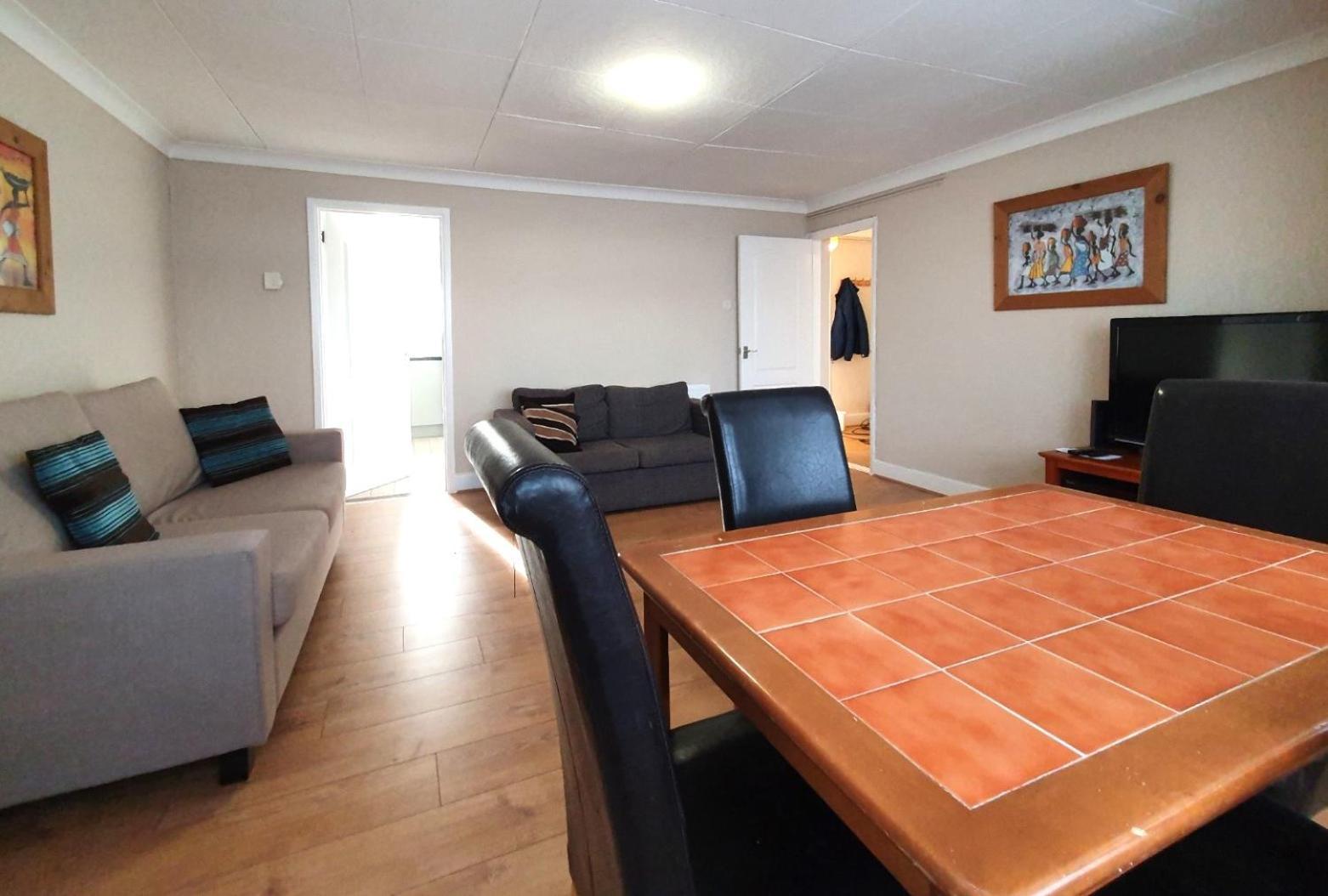 Wentworth Apartment With 2 Bedrooms, Superfast Wi-Fi And Parking Sittingbourne Kültér fotó
